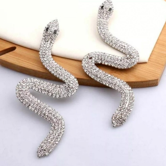 🎀Georgous Large Sparkling Snake Shape Earr - Picture 2 of 7